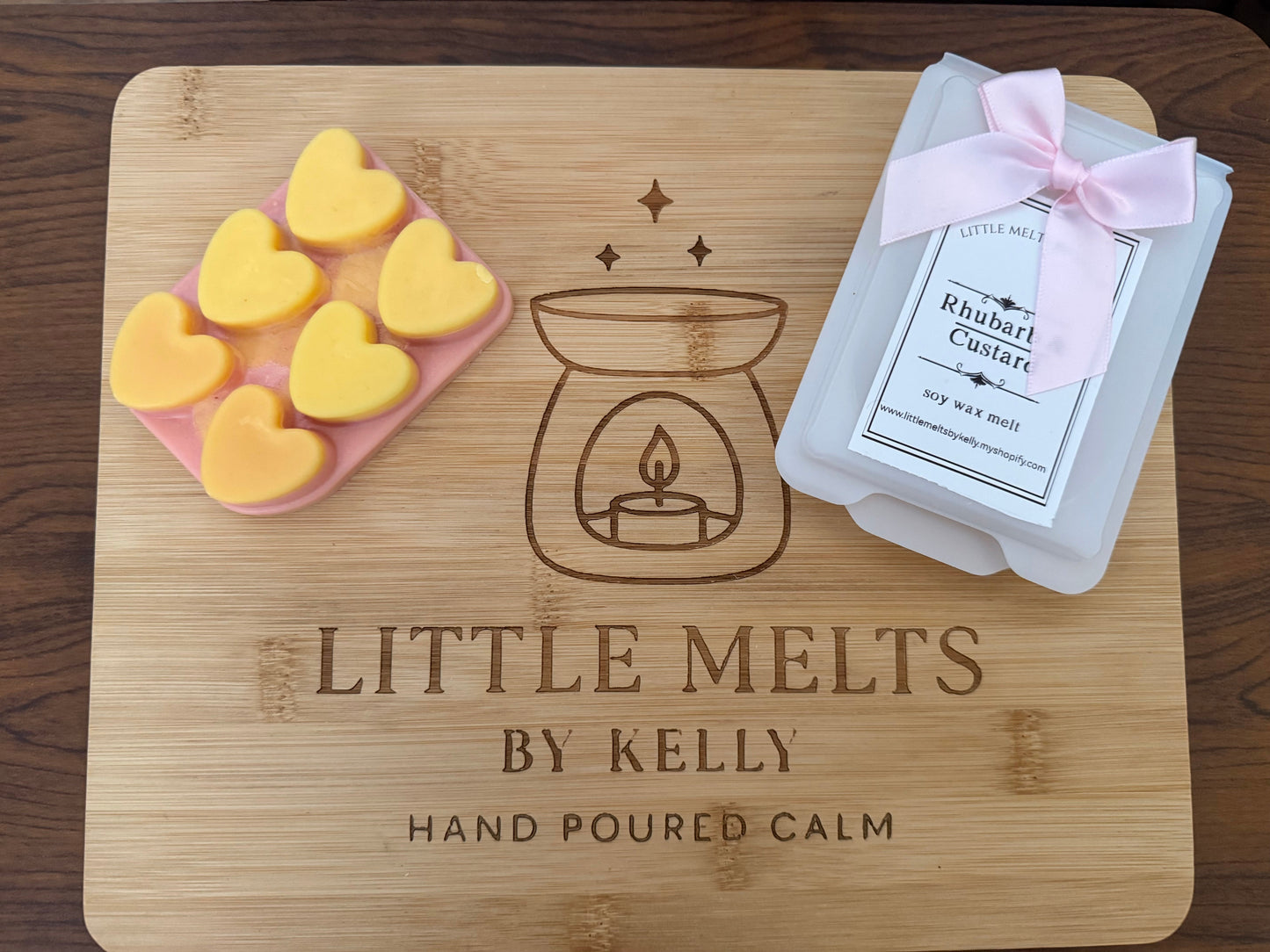 Rhubarb and custard wax melt (6 heart clamshell)