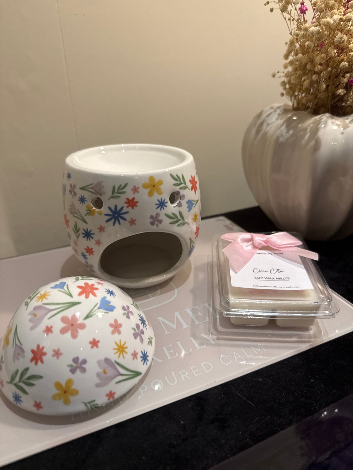 Spring Easter egg oil and wax burner
