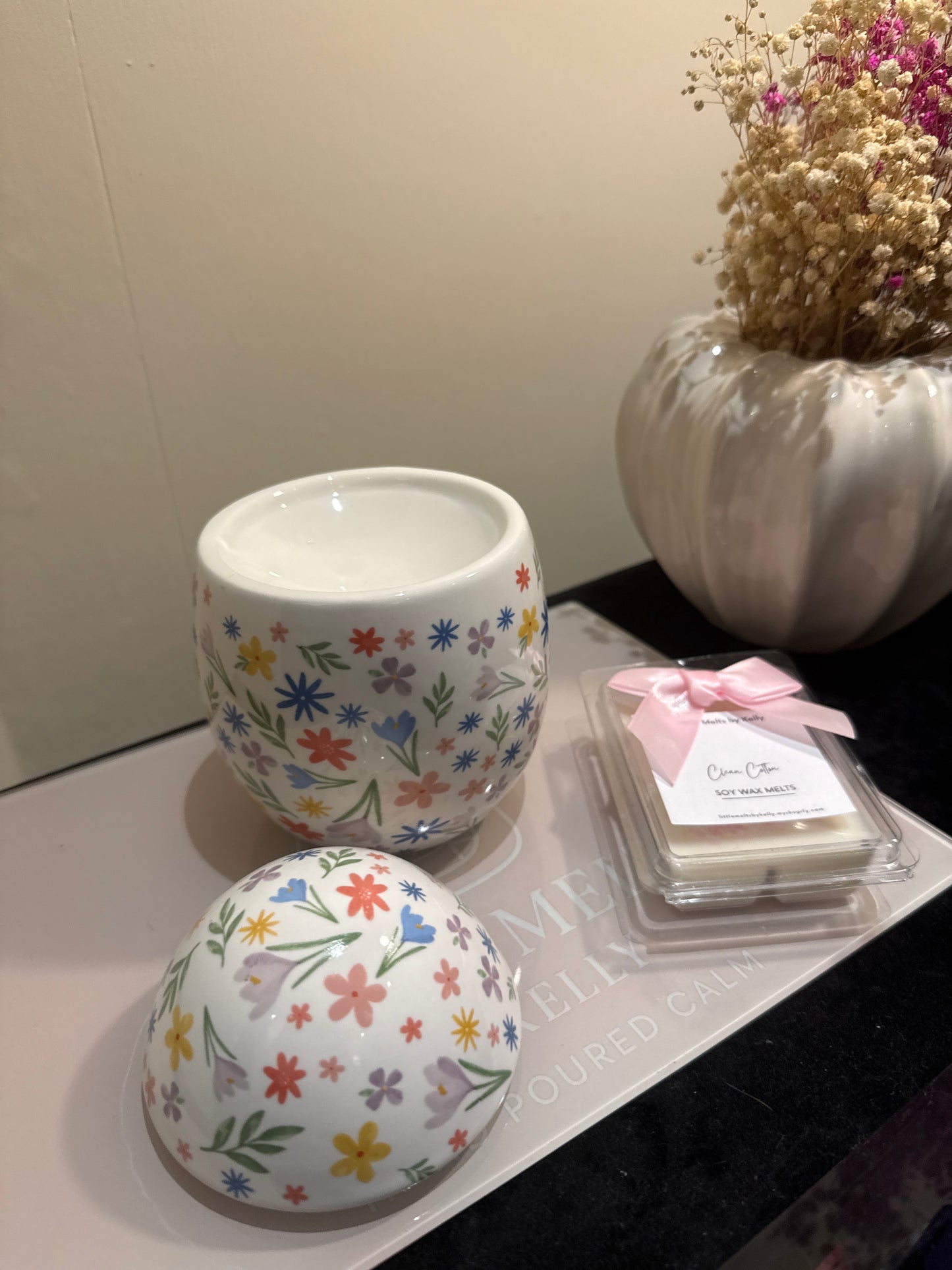 Spring Easter egg oil and wax burner