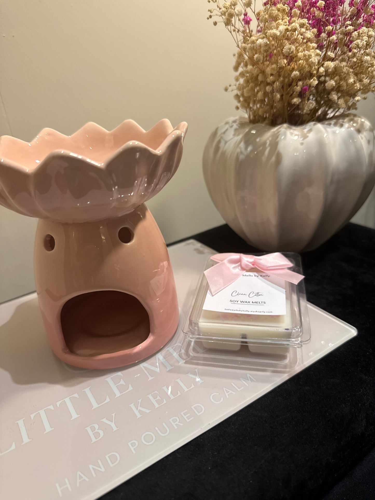 Pink water lily oil and wax burner