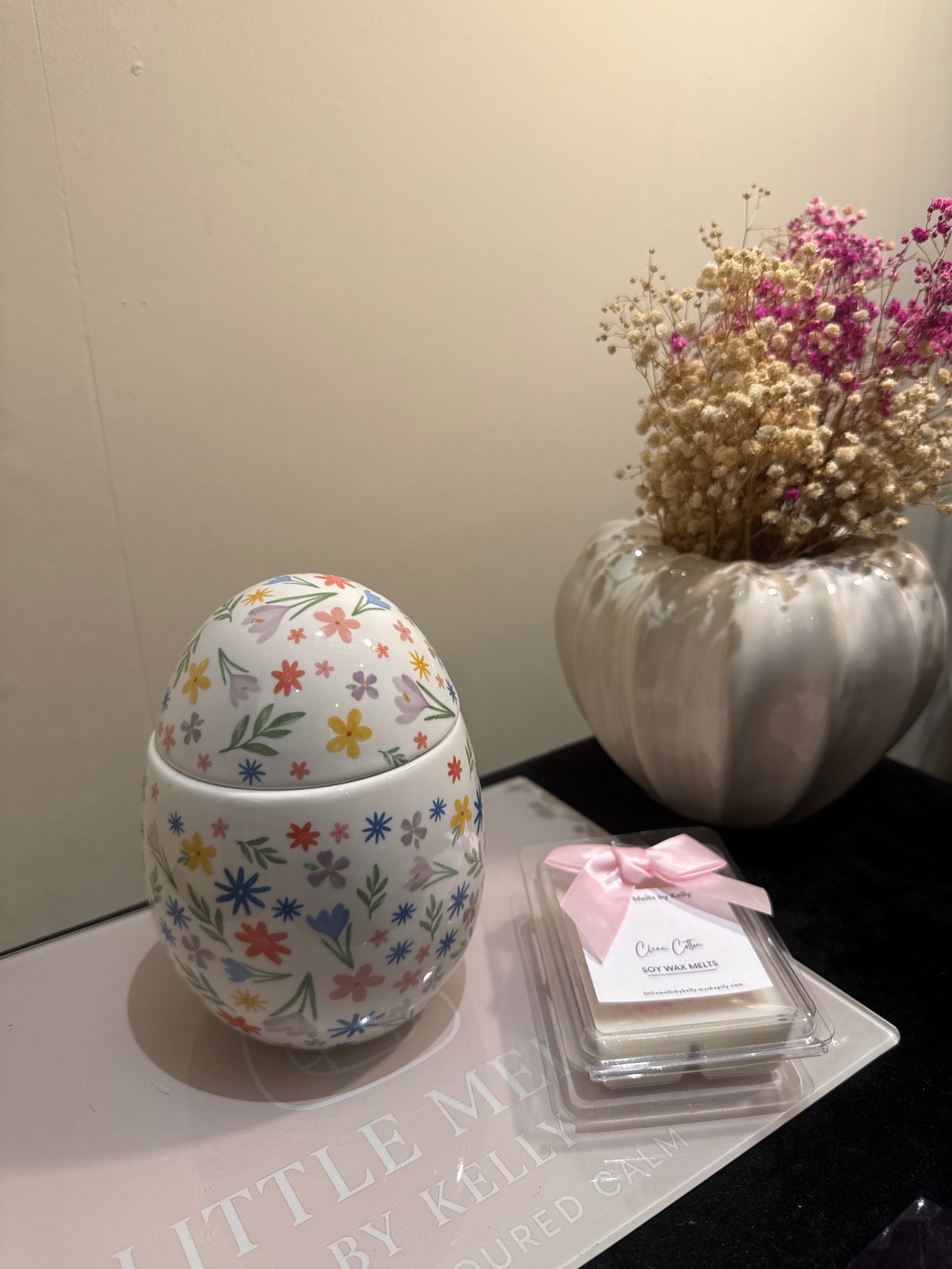 Spring Easter egg oil and wax burner