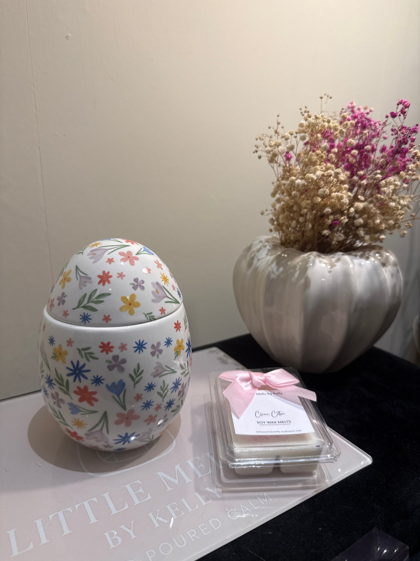Spring Easter egg oil and wax burner